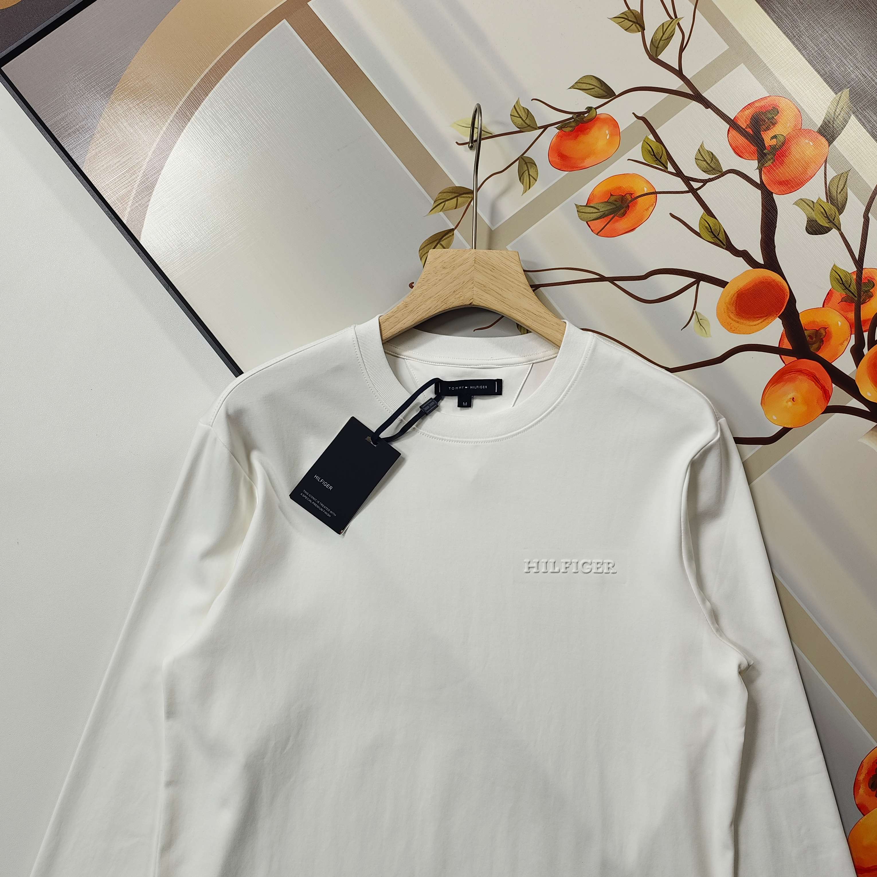 Tommy Hilfiger Classic Foam Print Logo Long Sleeve T-Shirt – 2025FW