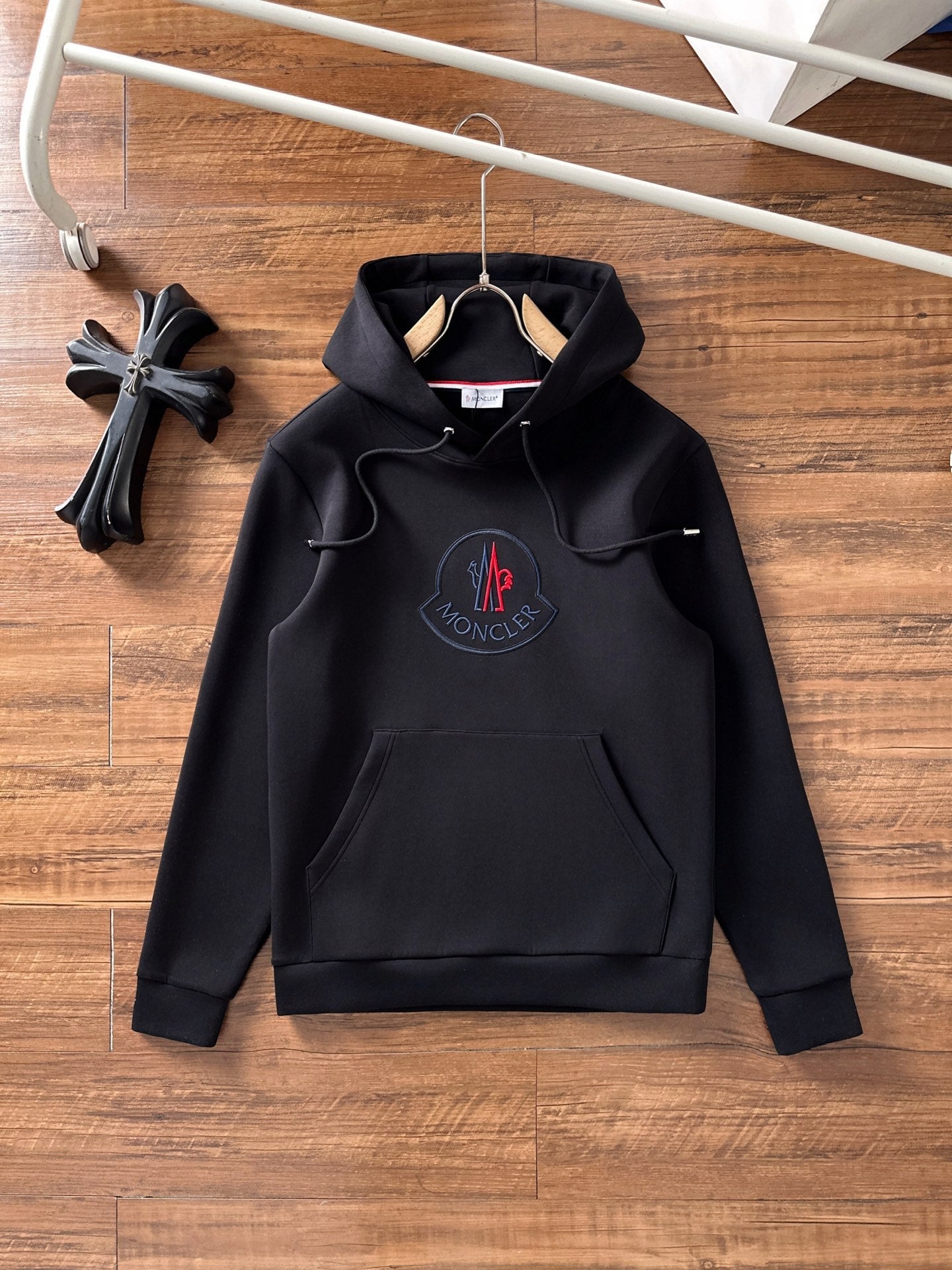 Moncler Unisex Logo Hooded Sweatshirt – 2025FW