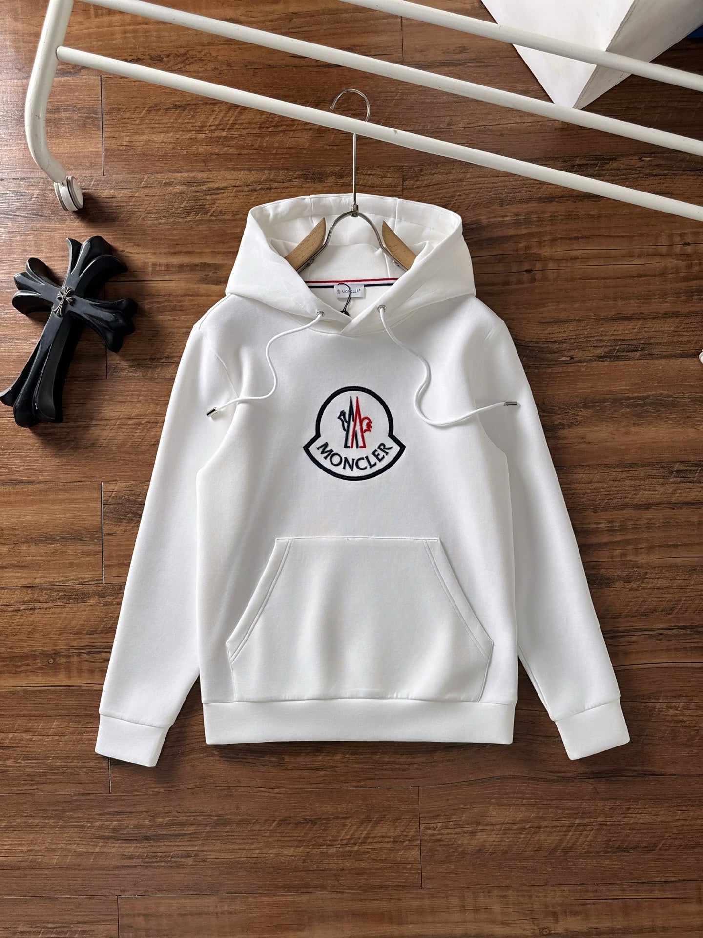 Moncler Unisex Logo Hooded Sweatshirt – 2025FW